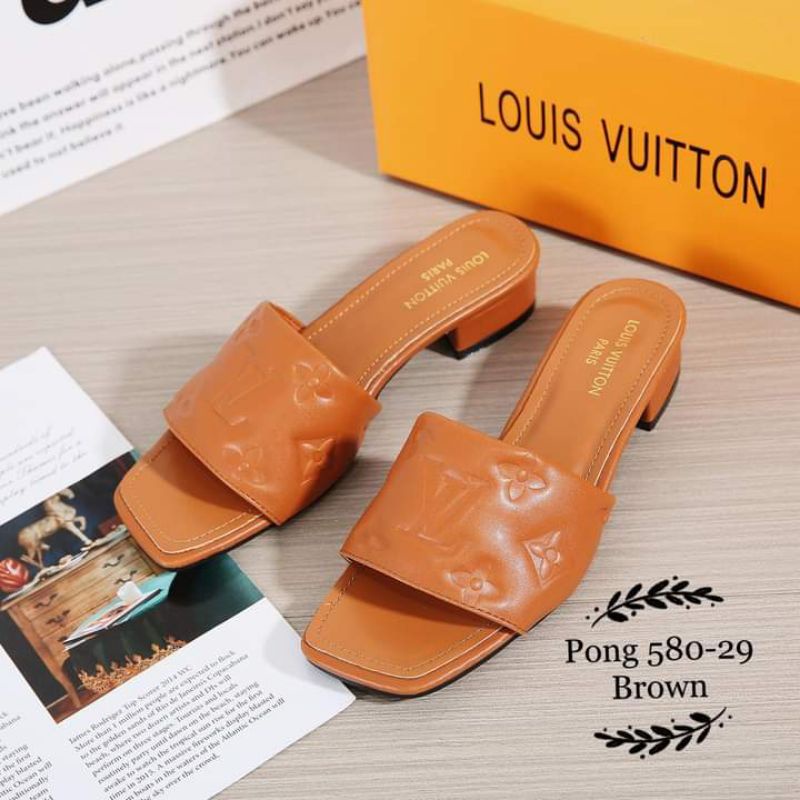 Louis vuitton beach online sandals