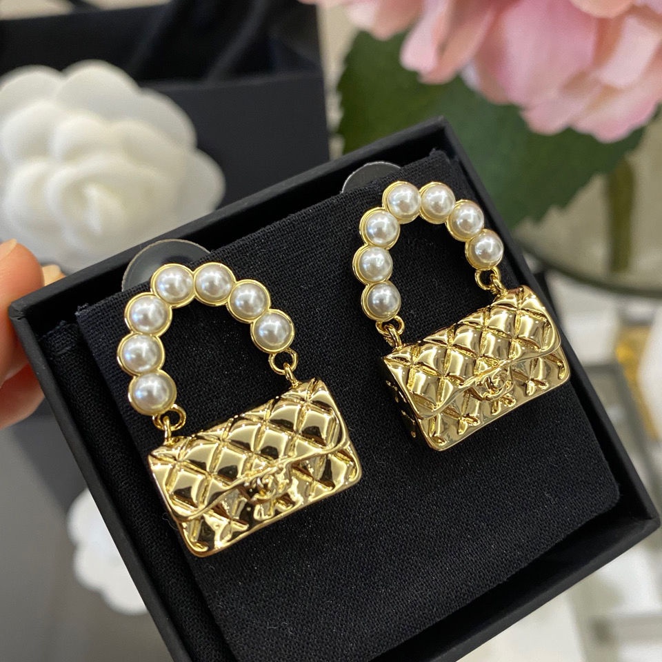 Chanel deals fashion earrings