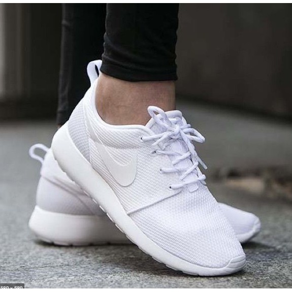 Nike roshe shop run all white