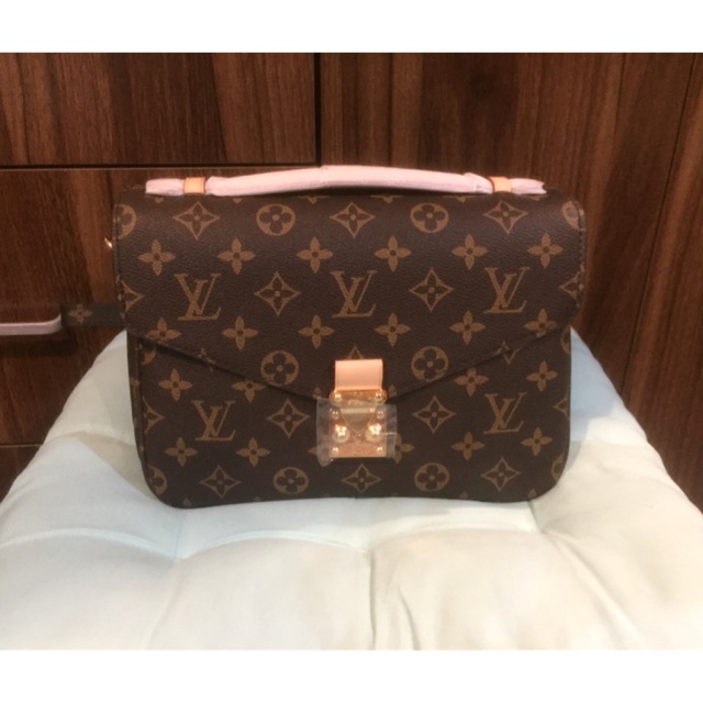 Louis Vuitton Pochette Metis