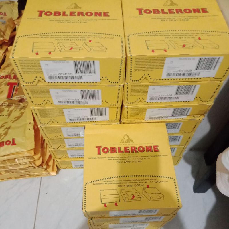 toblerone box TOBLERONE SWITZERLAND 1 BOX WHOLE 20 PCS 100 GRAMS (1 BOX