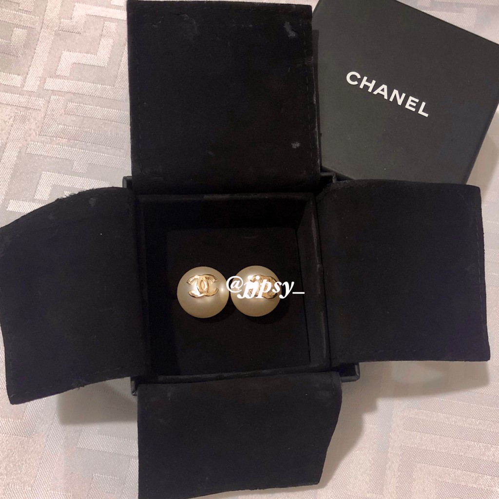 Chanel vip gift on sale earrings