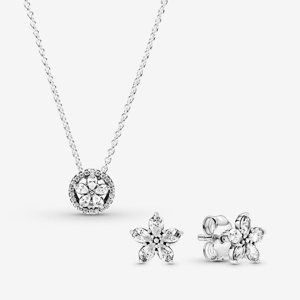 Pandora snowflake deals necklace and earrings