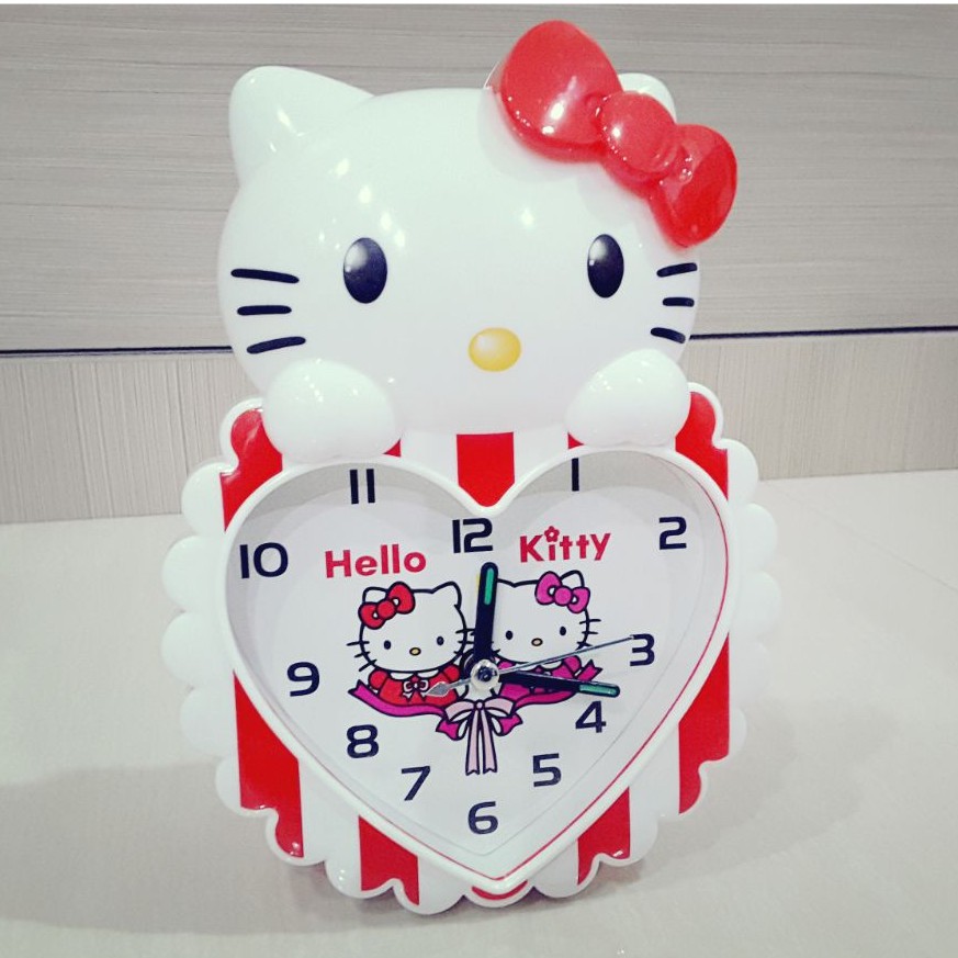 Love Hello Kitty Table Clock Alarm Clock / Souvenir - JD 9021 | Shopee ...