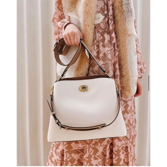 C0ach willow shoulderbag white/beige Shopee Philippines