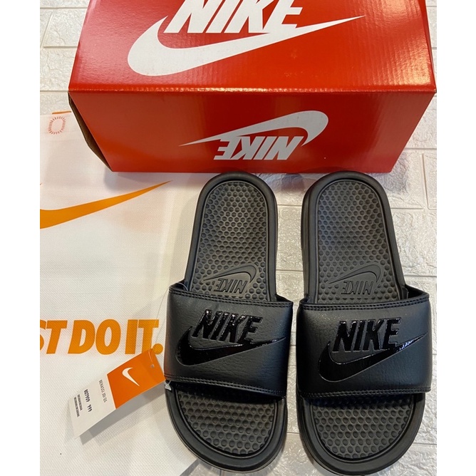 Nike benassi triple black best sale