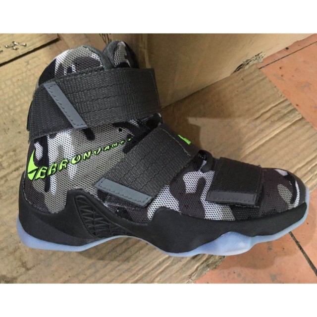 Lebron james clearance shoes high cut