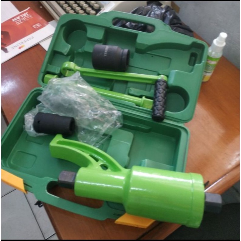 Tekiro Truck Wheel Torque Wrench 1 68/impact manual fuso Wheel Torque