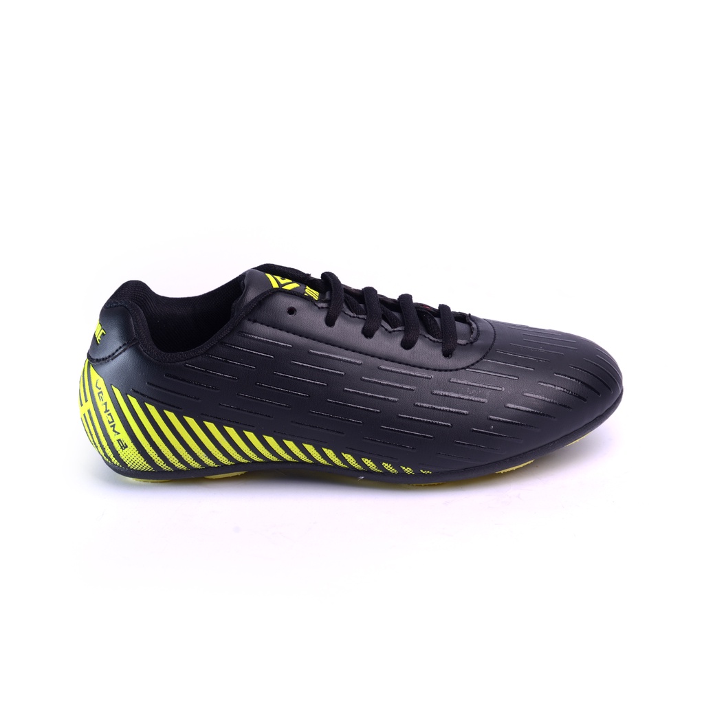 boys futsal shoes