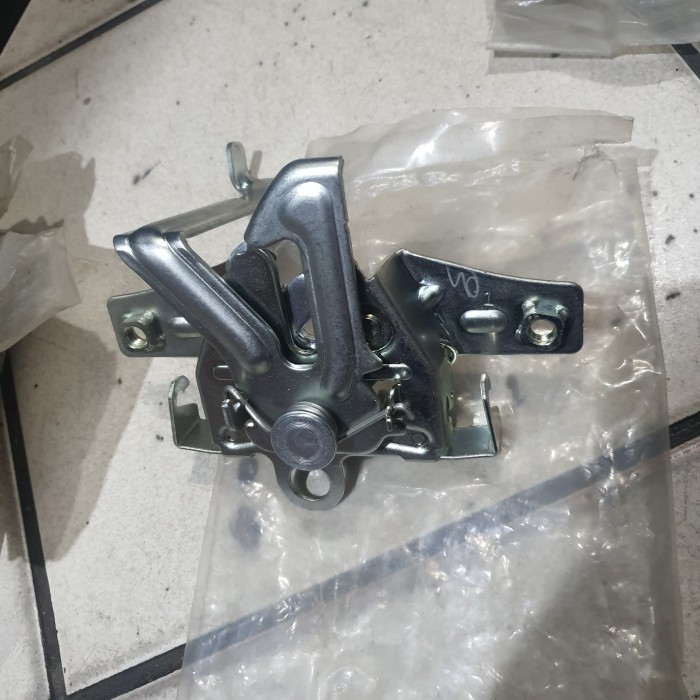 MESIN Datsun Go Panca Lock Engine Hood Male assy Hood Lock ORIGINAL ...