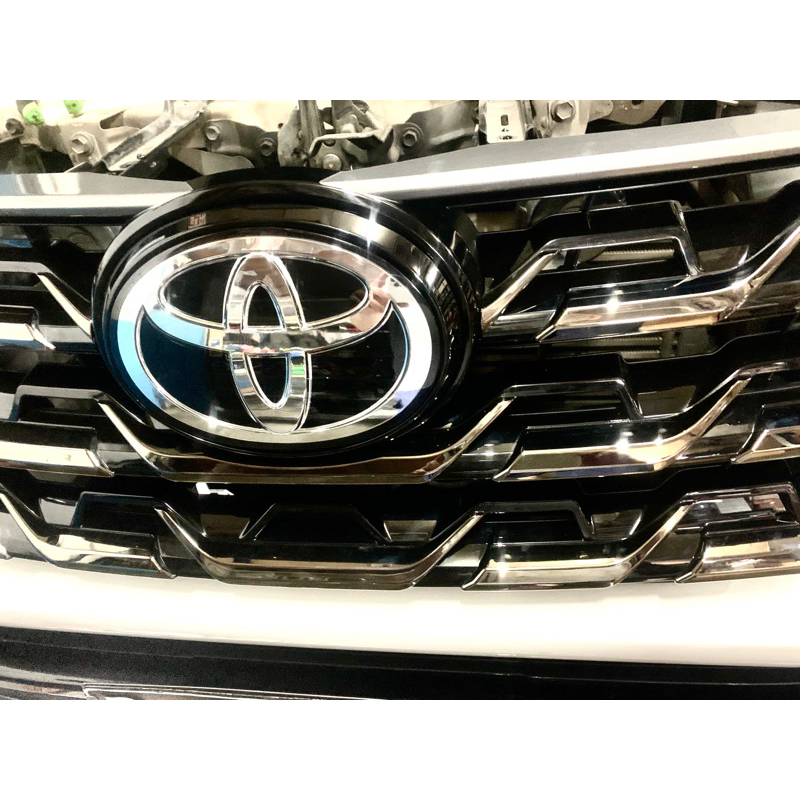 Emblem Toyota Fortuner Hilux Legender GR VRZ TRD sportivo logo black ...