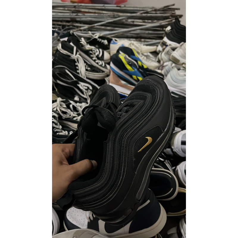 triple black reflective air max 97