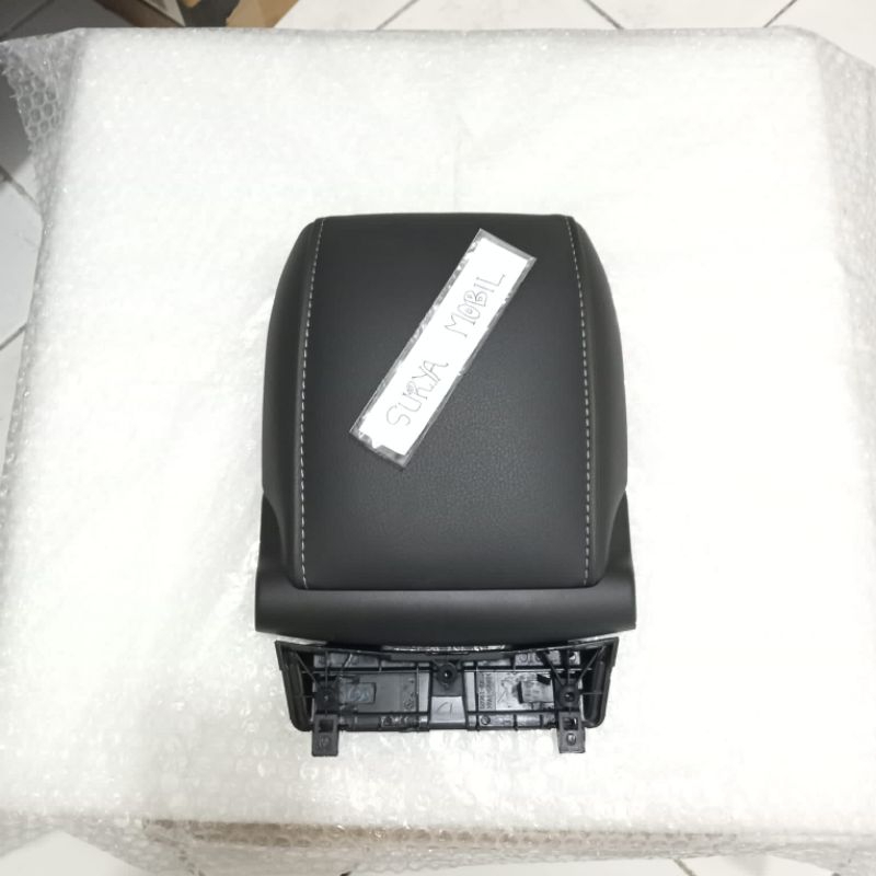 Close the original 2016-2019 Innova riborn venture console box | Shopee ...