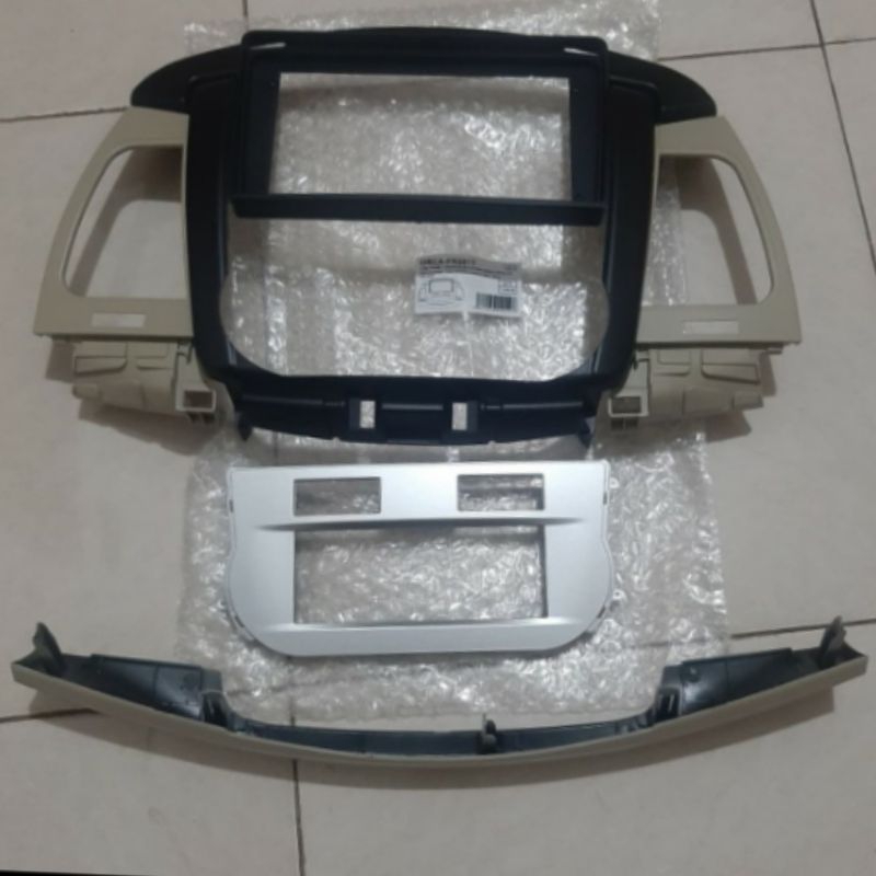 9 inch android head unit frame for innova V 2005-2010 ac short hole ...
