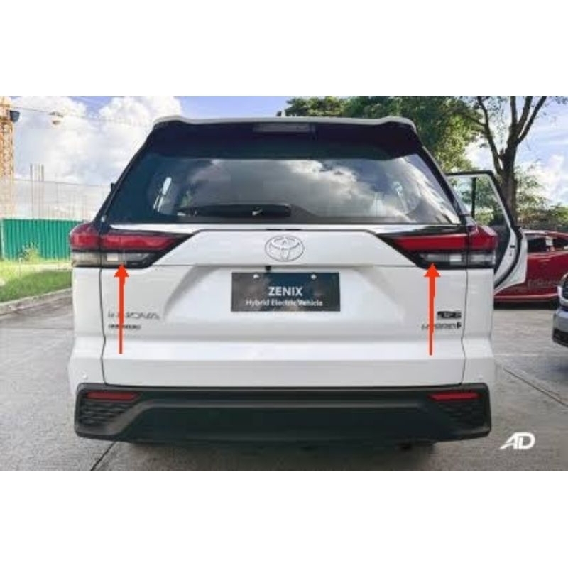 Innova Trunk Door Reflector Light Original Toyota Type GZenix | Shopee ...