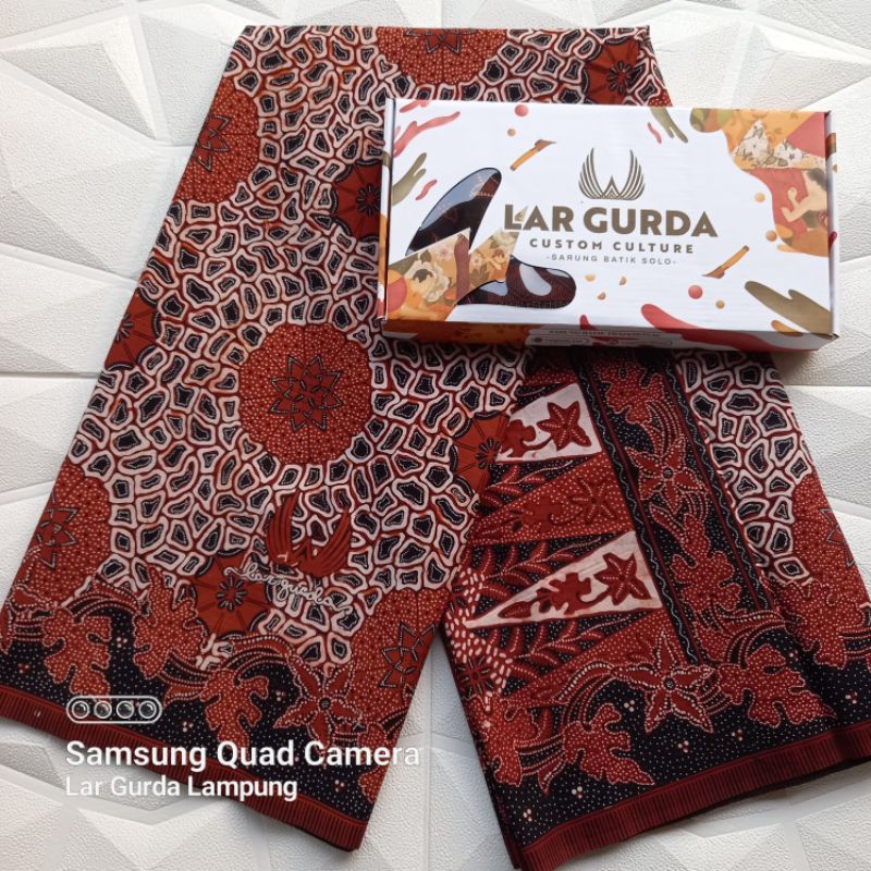 Lar Gurda special premium series batik sarong (semi granite) | Shopee ...