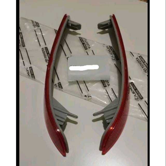 Innova reborn Rear Bumper Reflector 2016-2021 | Shopee Philippines