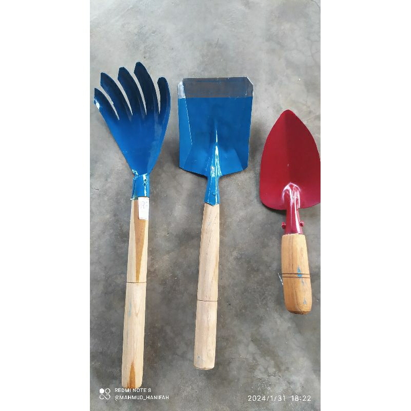 Claw-Shaped Rake Wooden Handlebiru Small Garden Rake Hand-Shaped Rake ...