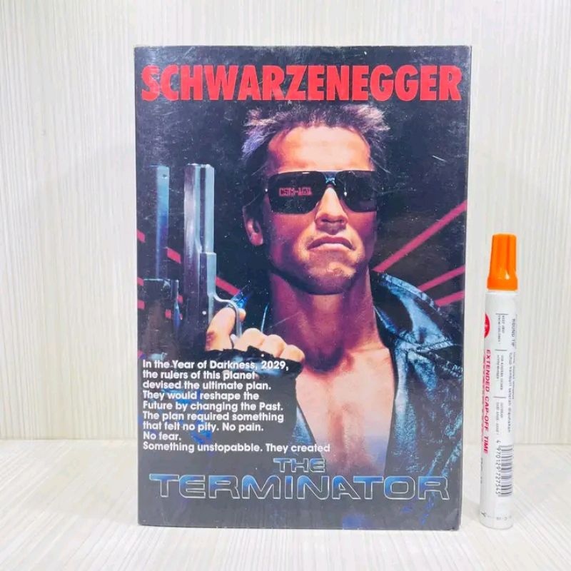 Action figureThe terminator schwarzenegger ultimate tech noirt800 ...