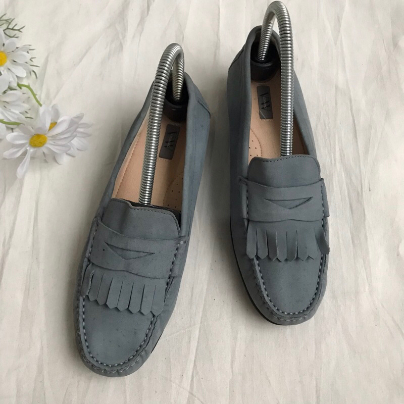 Vera wang loafers discount