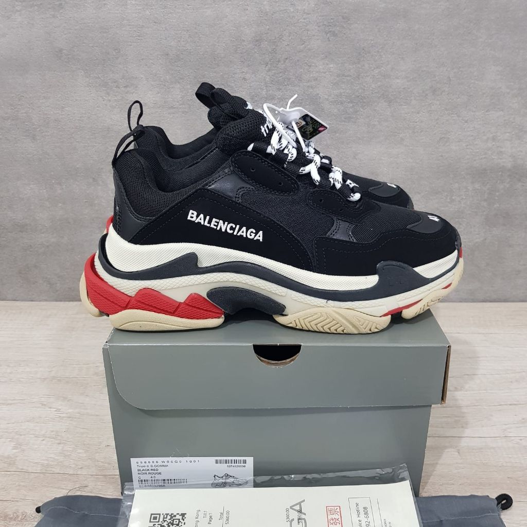 Triple s clearance noir et rouge