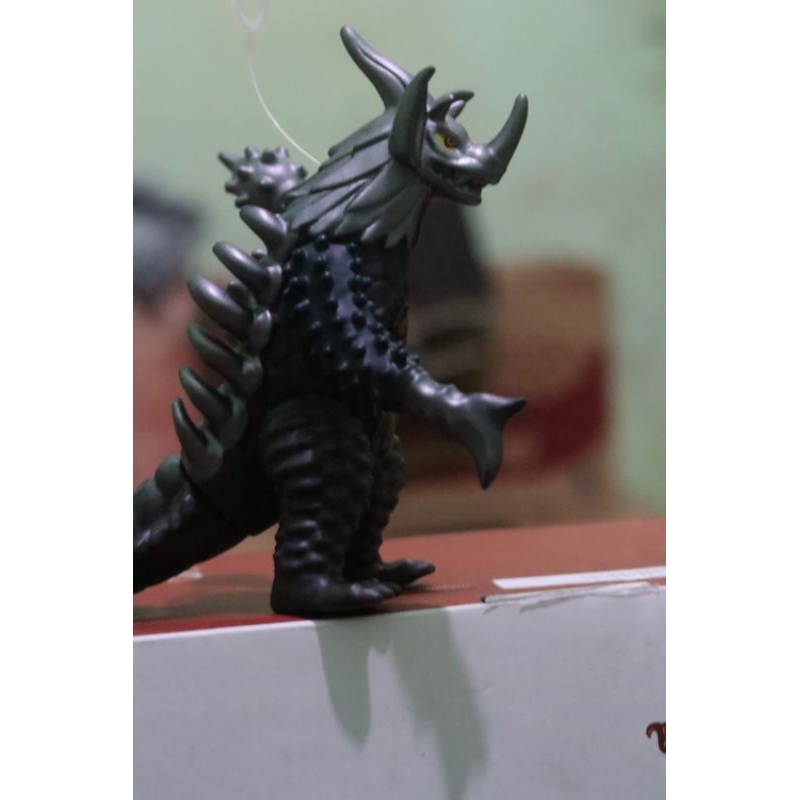 Tyrant monster Ultraman Original Bandai | Shopee Philippines