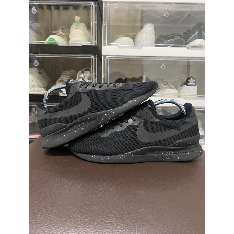 internationalist lt17