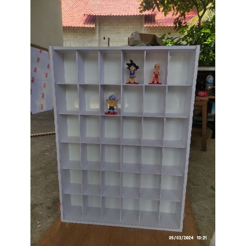 Pop mart rack, figure rack, toy rack containing 36 acrylic lids ...