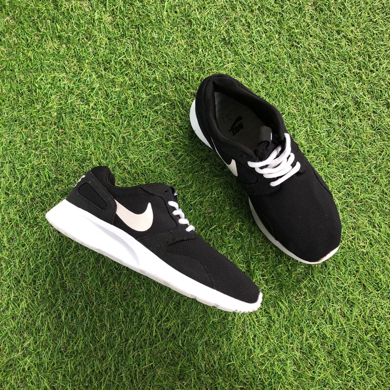 Nike kaishi black and on sale white