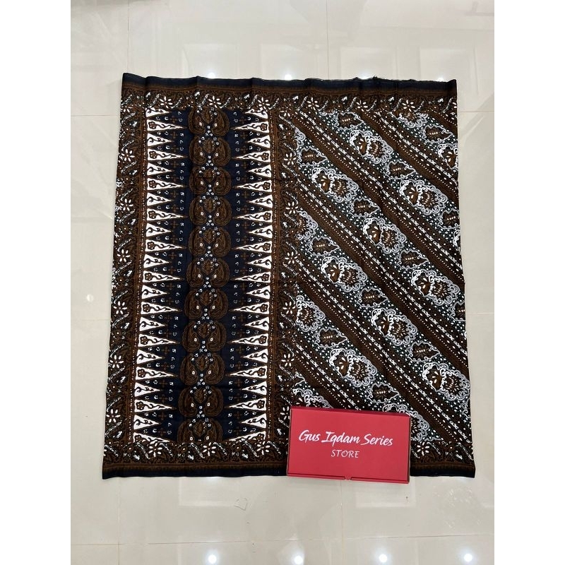 ORIGINAL PLUS Gus iqdam series original batik Sarong plus box | Shopee ...