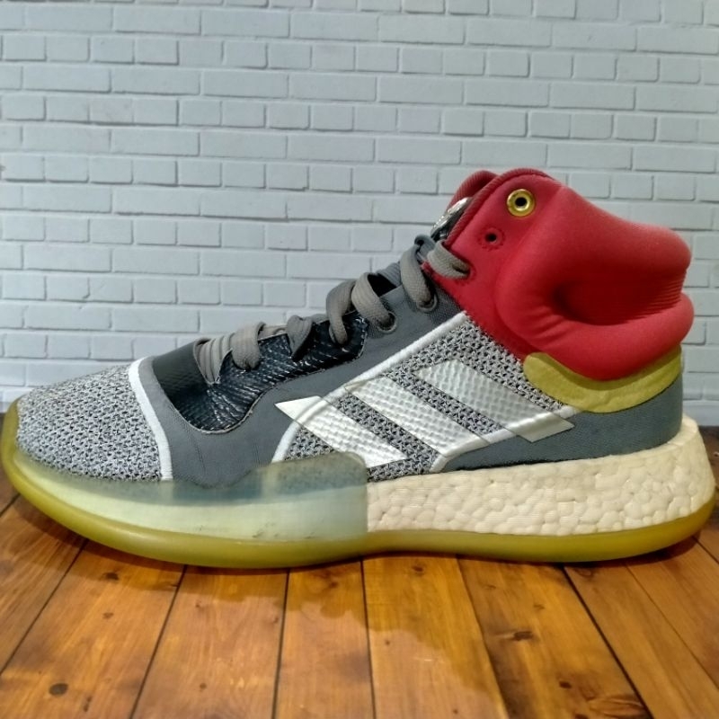 Adidas avengers hot sale basketball shoes