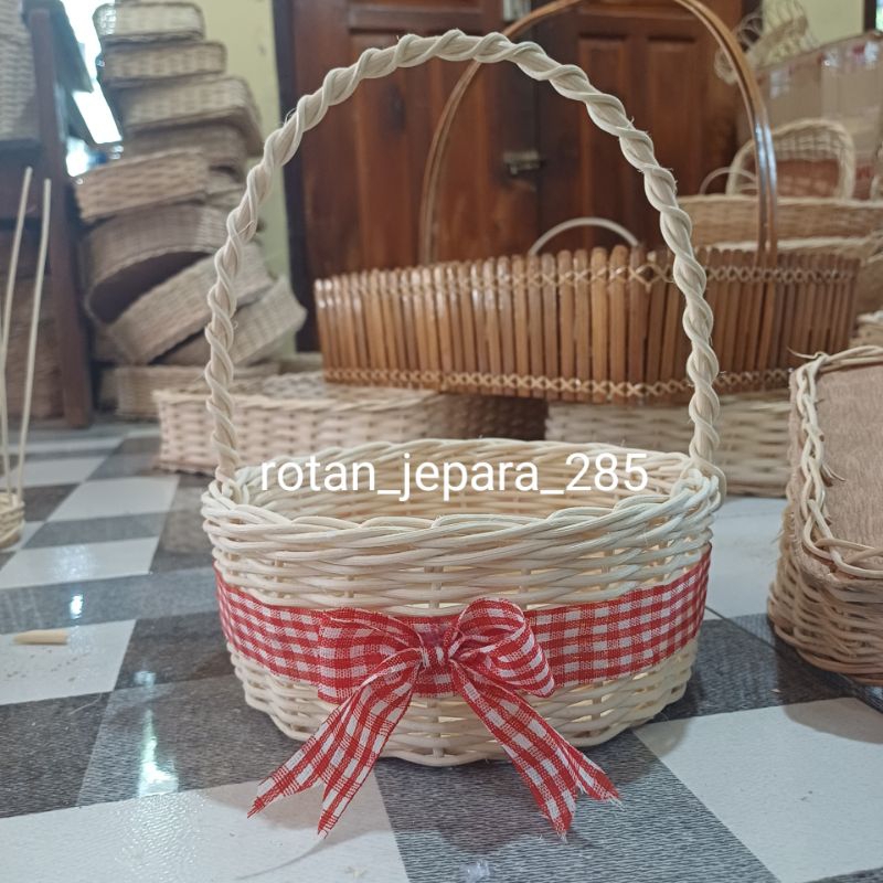 Hampers basket made of fine rattan, diameter 17cm, height 7cm, wrap ...