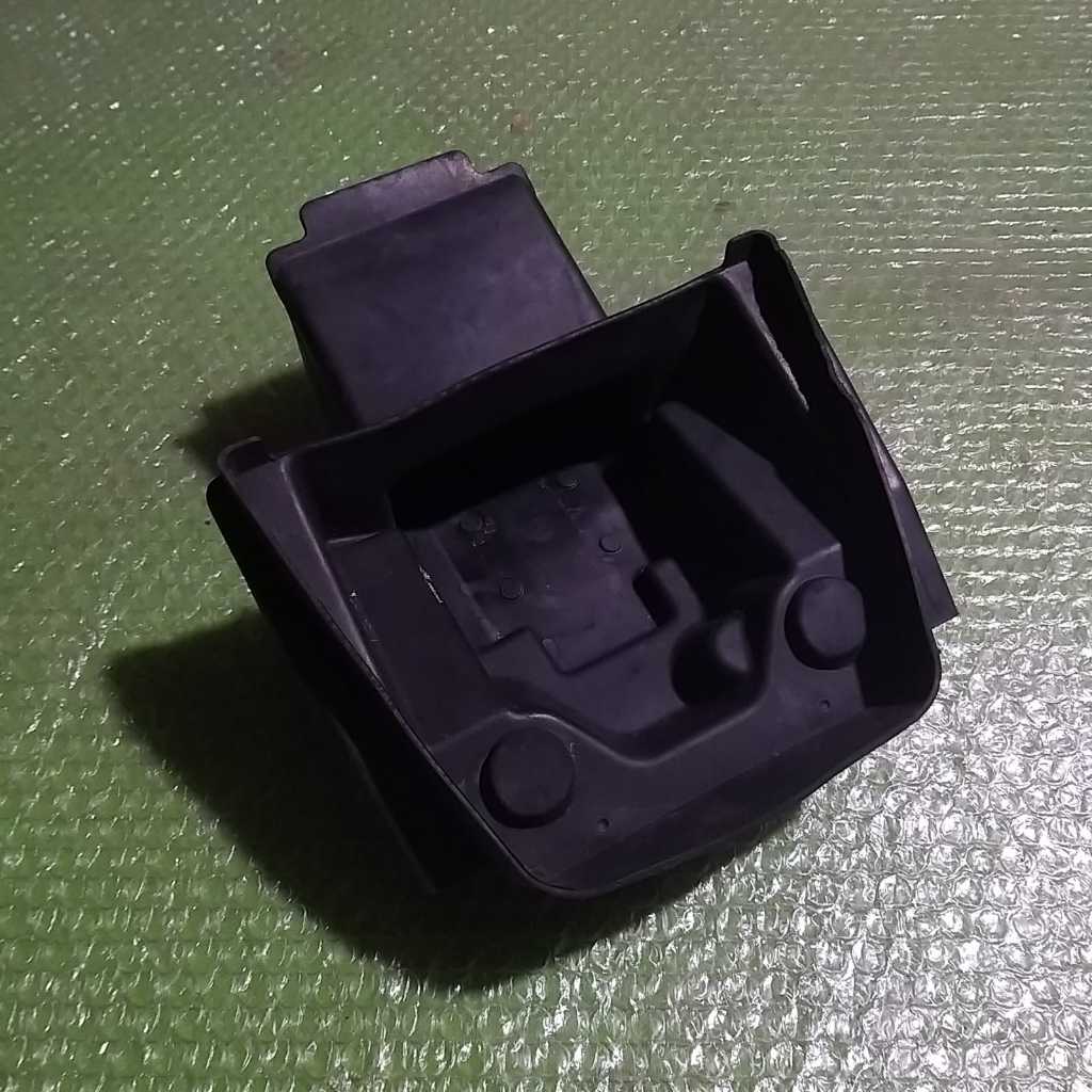 Original yamaha r15 luggage box rubber | Shopee Philippines