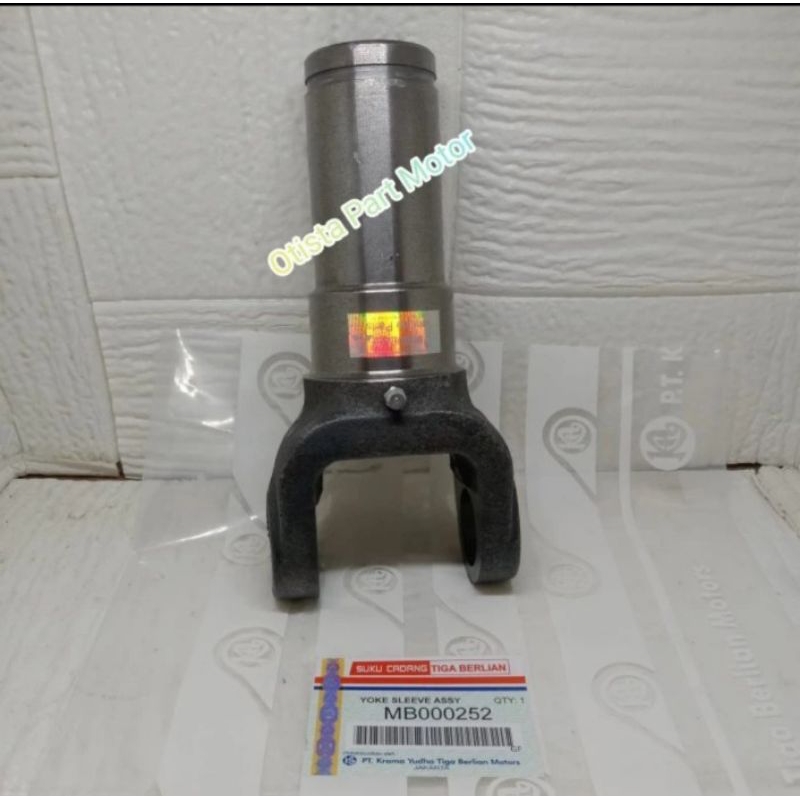 Yoke sleeve Coupling joint propeller as Female mitsubishi colt diesel