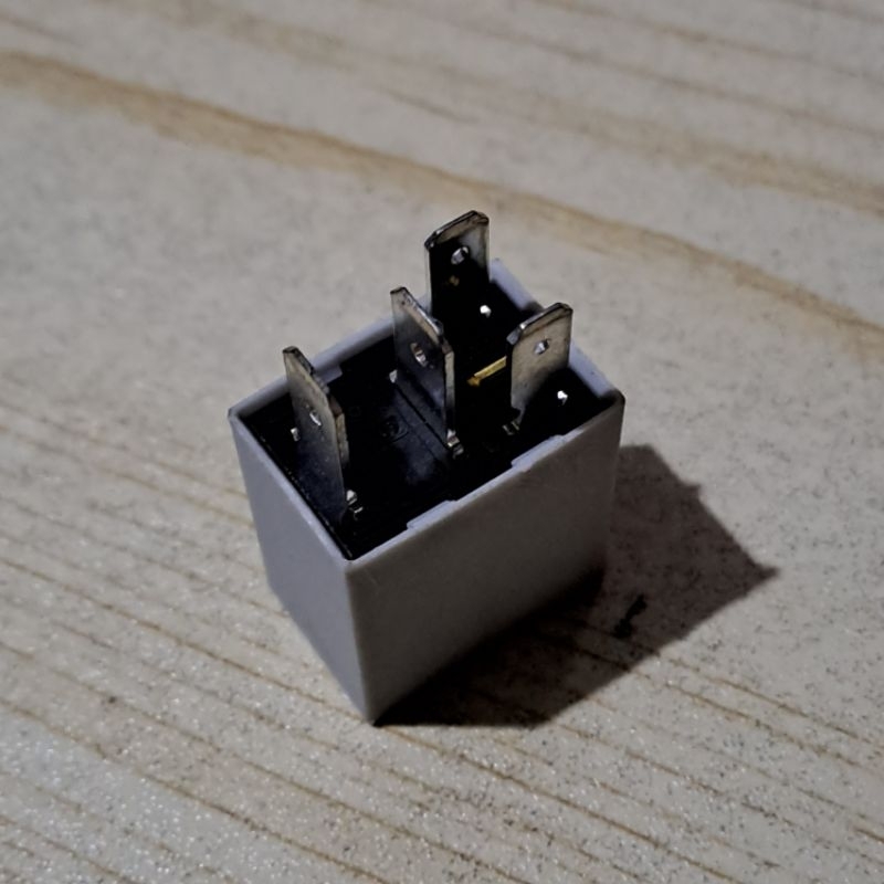 Relay INTERLOCK Fan RADIATOR BAJAJ PULSAR 200NS/KTM DUKE Shopee