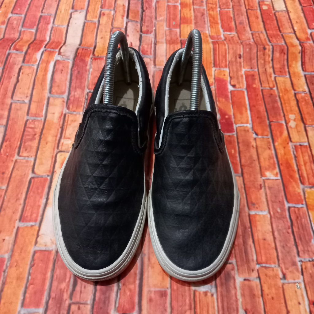 Slip on Vans kids unisex black leather size 36.5 Shopee Philippines