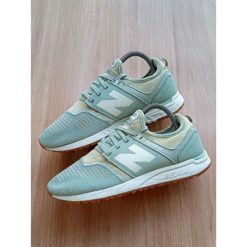 New BALANCE 247 Size 40 25.5CM
