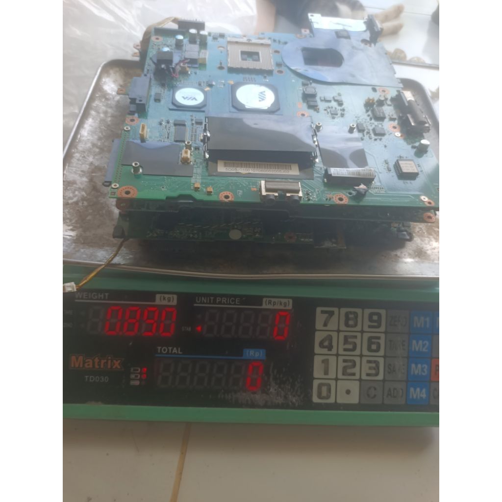 Laptop Mainboard chip 2 melting material 890 grams | Shopee Philippines