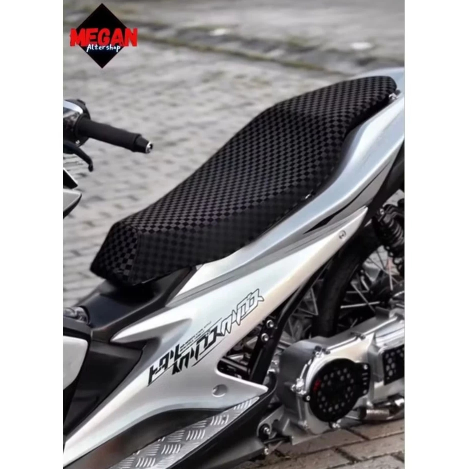 UNIVERSAL MOTORCYCLE SEAT COVER FULL CHESS MOTIF | Shopee Philippines