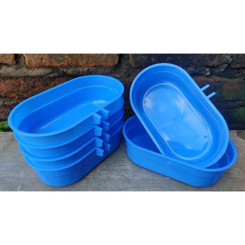 A SIMPLE DURABLE PLASTIC OVAL CEPUK that is VERY SUITABLE FOR FEED OR ...