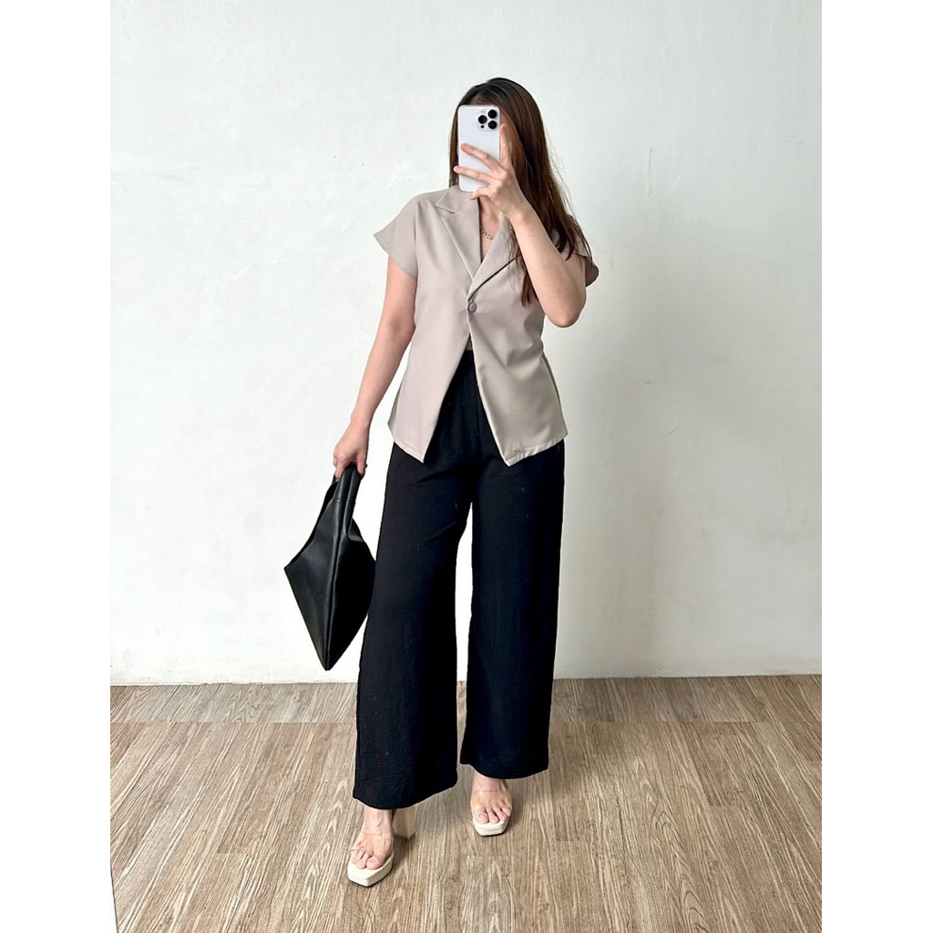 KEMEJA Eloise Top | Fashion Blouse Outer Basic Short Sleeve Top | Women ...