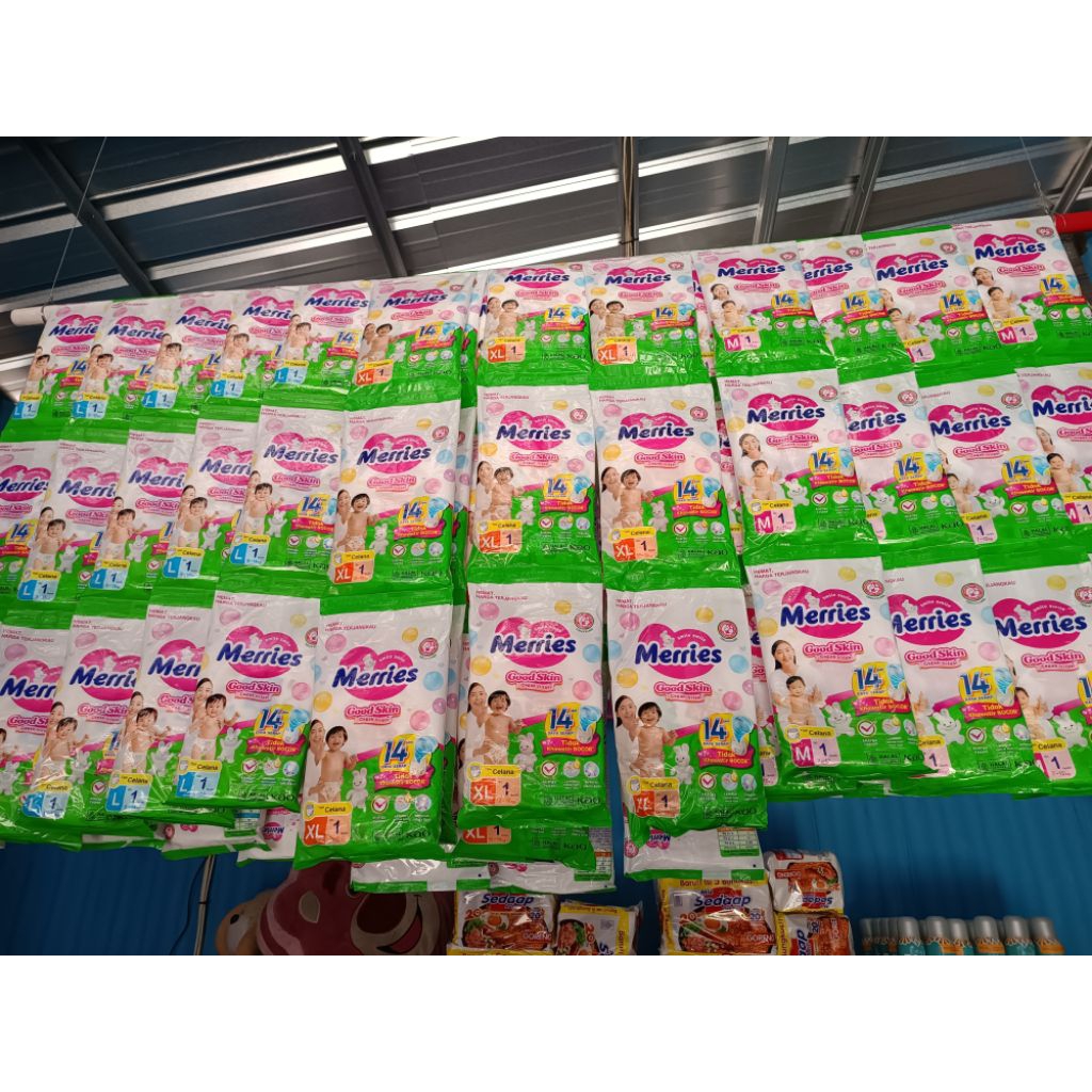 (ONE RENCENG CONTAINS 6PCS) MERRIES Disposable Diaper Pants Pack of M ...