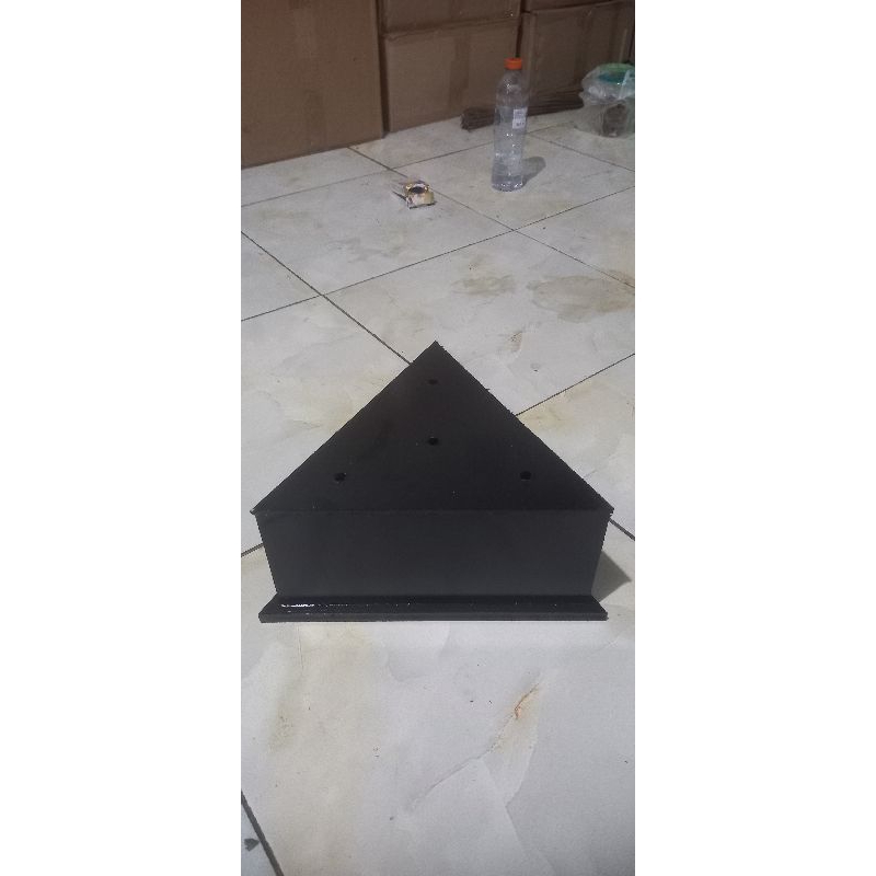 Standard 3-legged trophy box, 14cm high, contains 3 pieces | Shopee ...