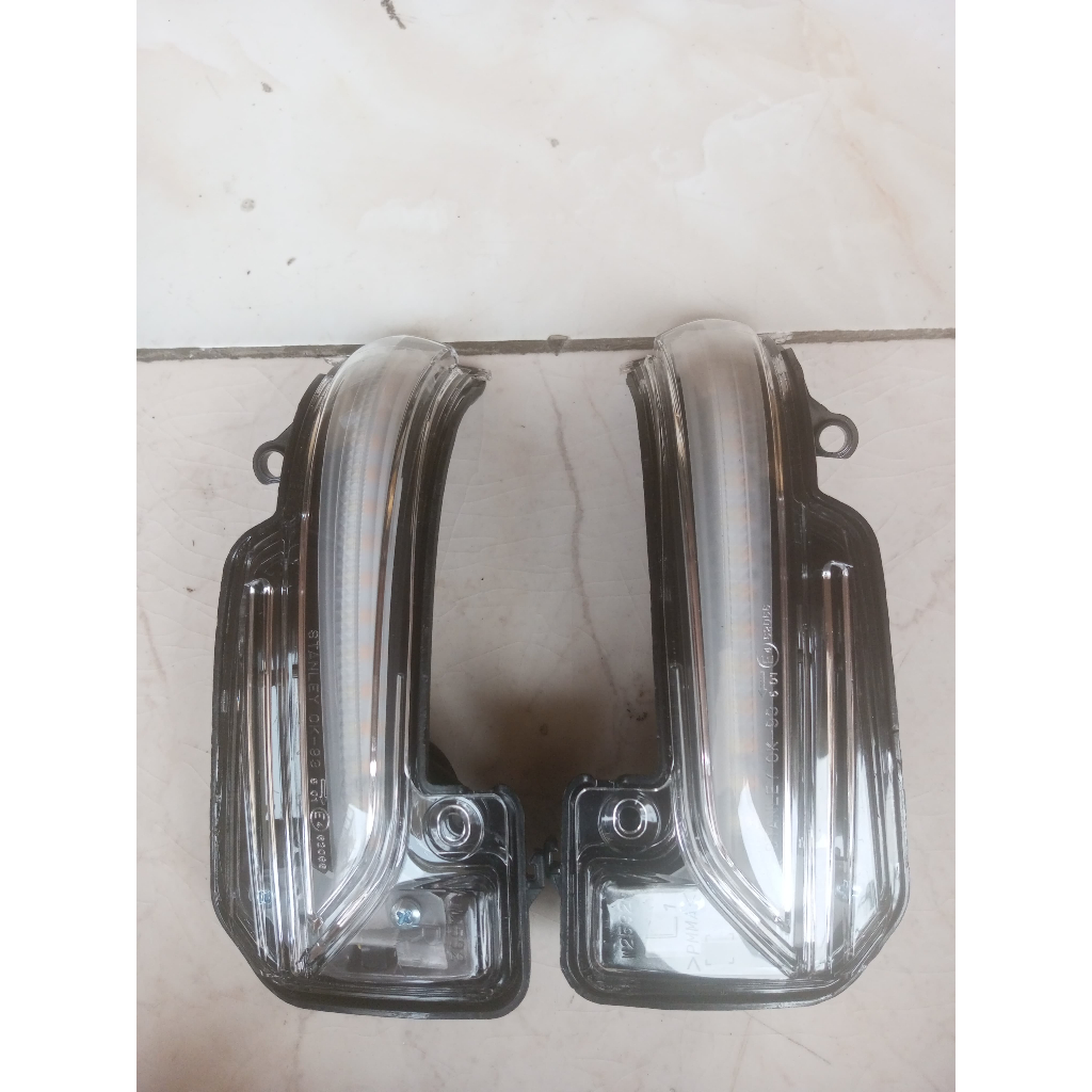 Original TOYOTA Innova Reborn/ Fortuner VRZ / Hilux/ Voxy Rear View ...