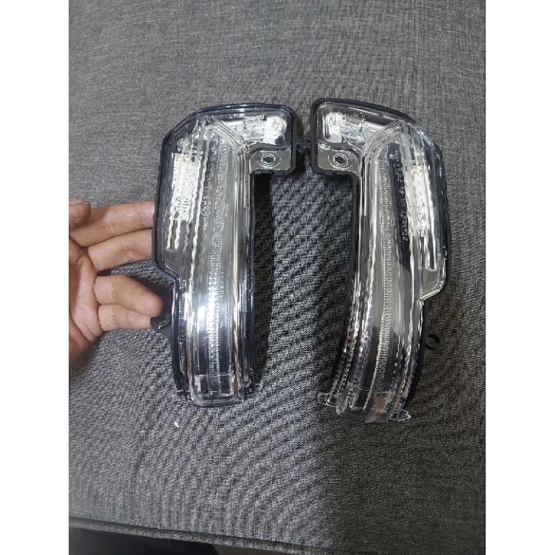 Standard rear view signal for innova reborn fortuner Hilux 2016 to 2014 ...