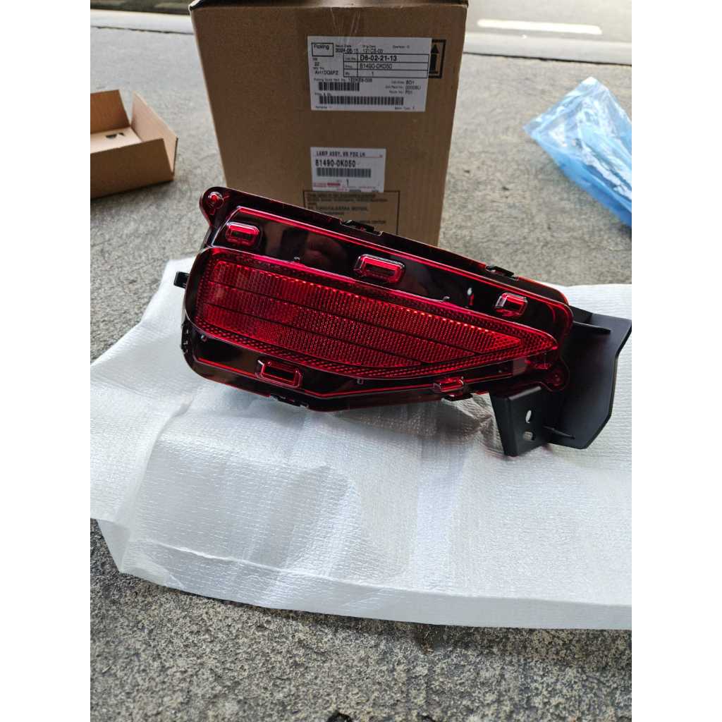 OEM Hyundai Venue Rear Bumper Reflector Set – Left & Right (2020-2025) 92405-K2100, 92406-K2100