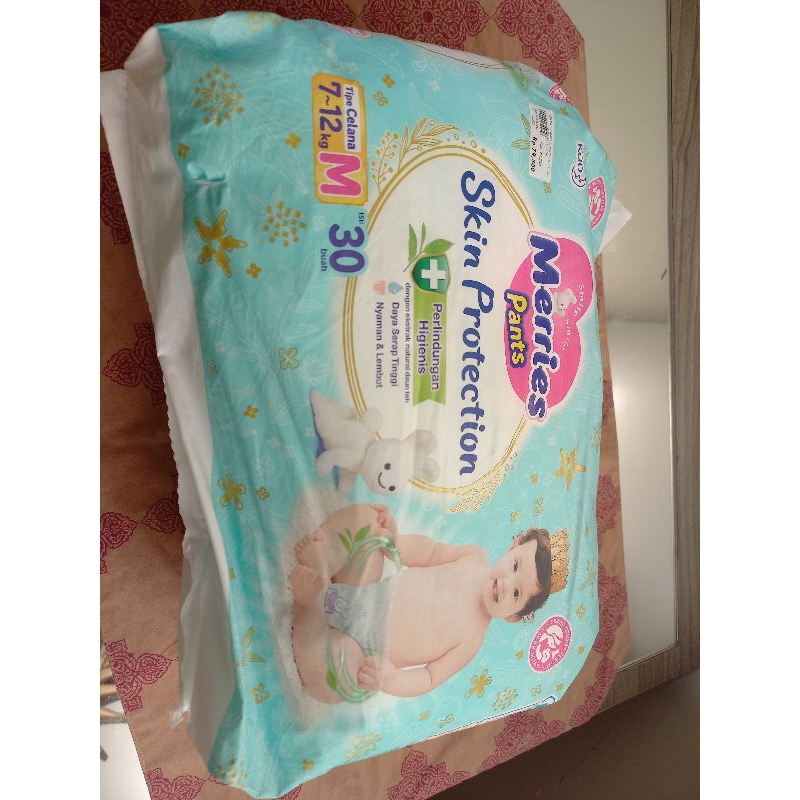 Merries pants skin protection kao new original M 30 pampers disposable ...