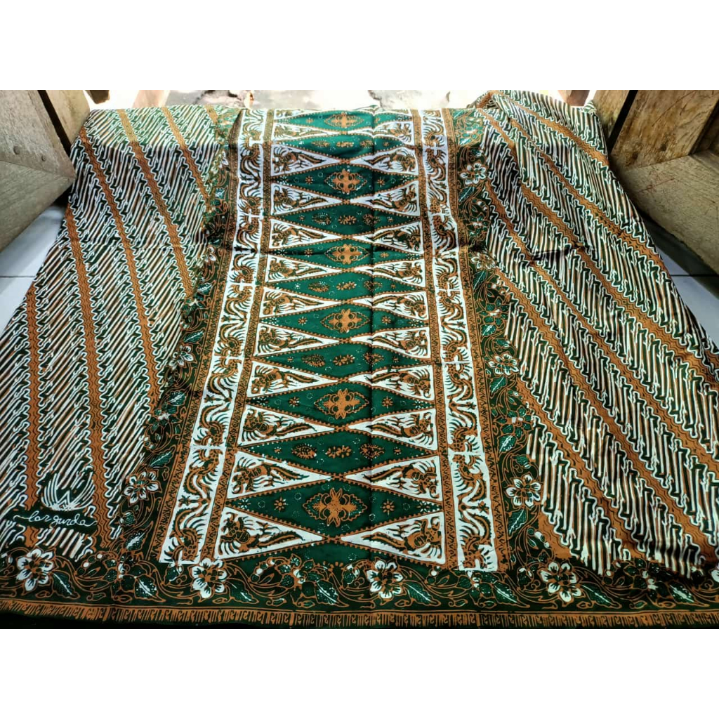 LAR GURDA ORIGINAL BATIK SARONG CLEARS COLOR | Shopee Philippines