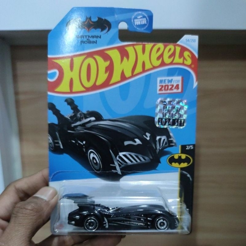 Hot WHEELS BATMAN&ROBIN BATMOBILE FACTORY SEALED 2024 HIT WHEELS BATMAN ...