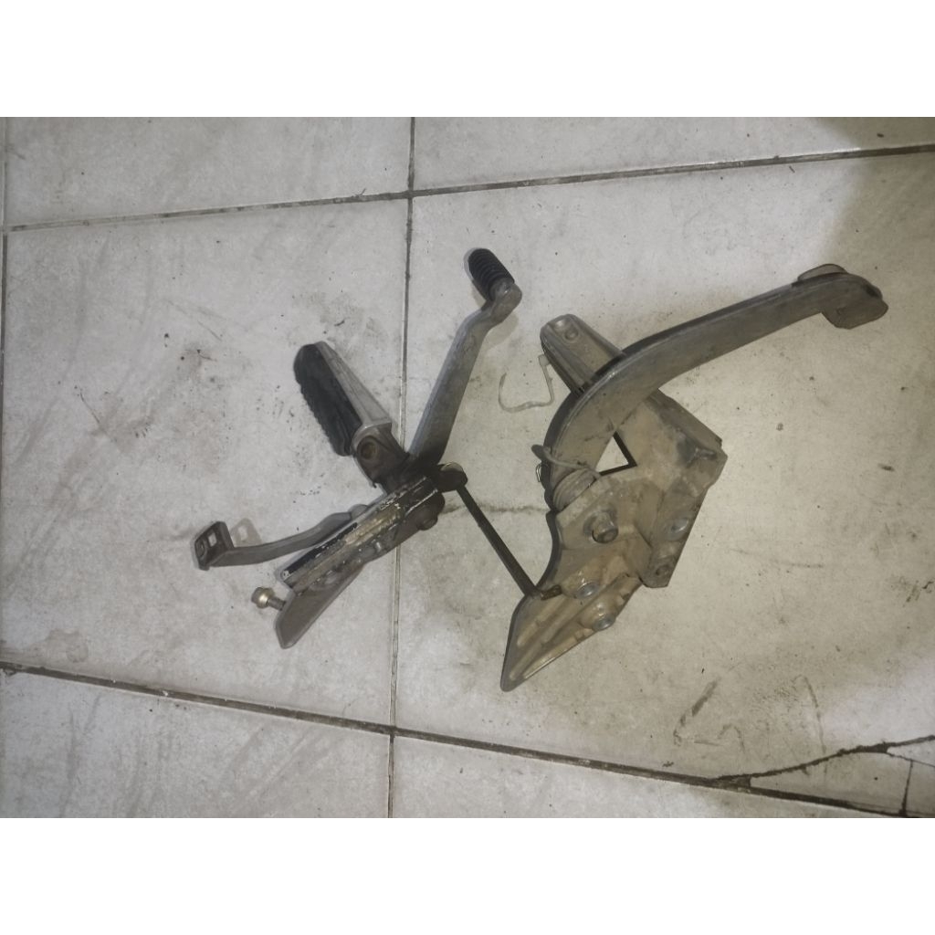 Front Pushstep Front Footstep Yamaha R15 V2 Original Copotan | Shopee ...